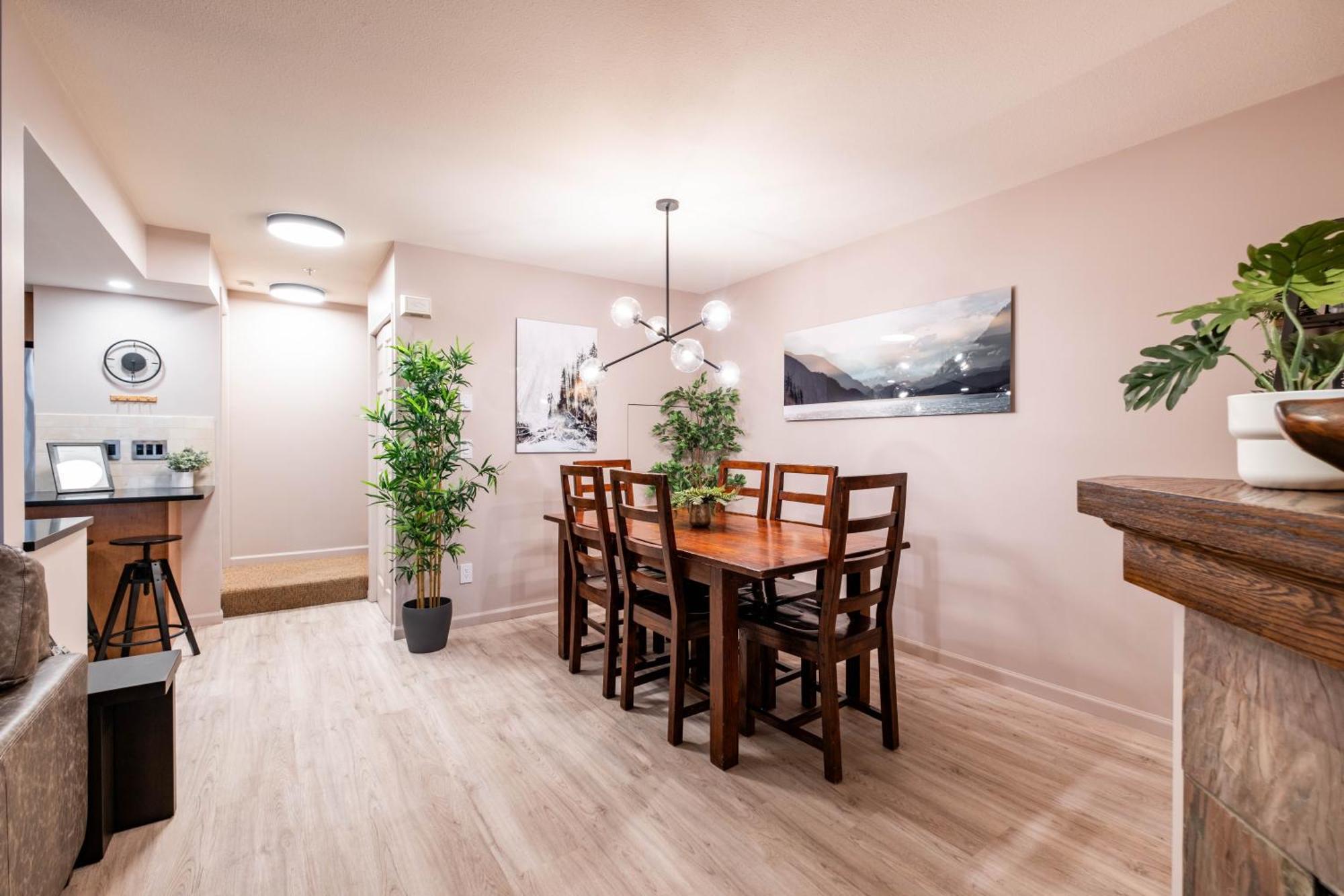 Sunpath By Outpost Whistler Villa Exterior photo