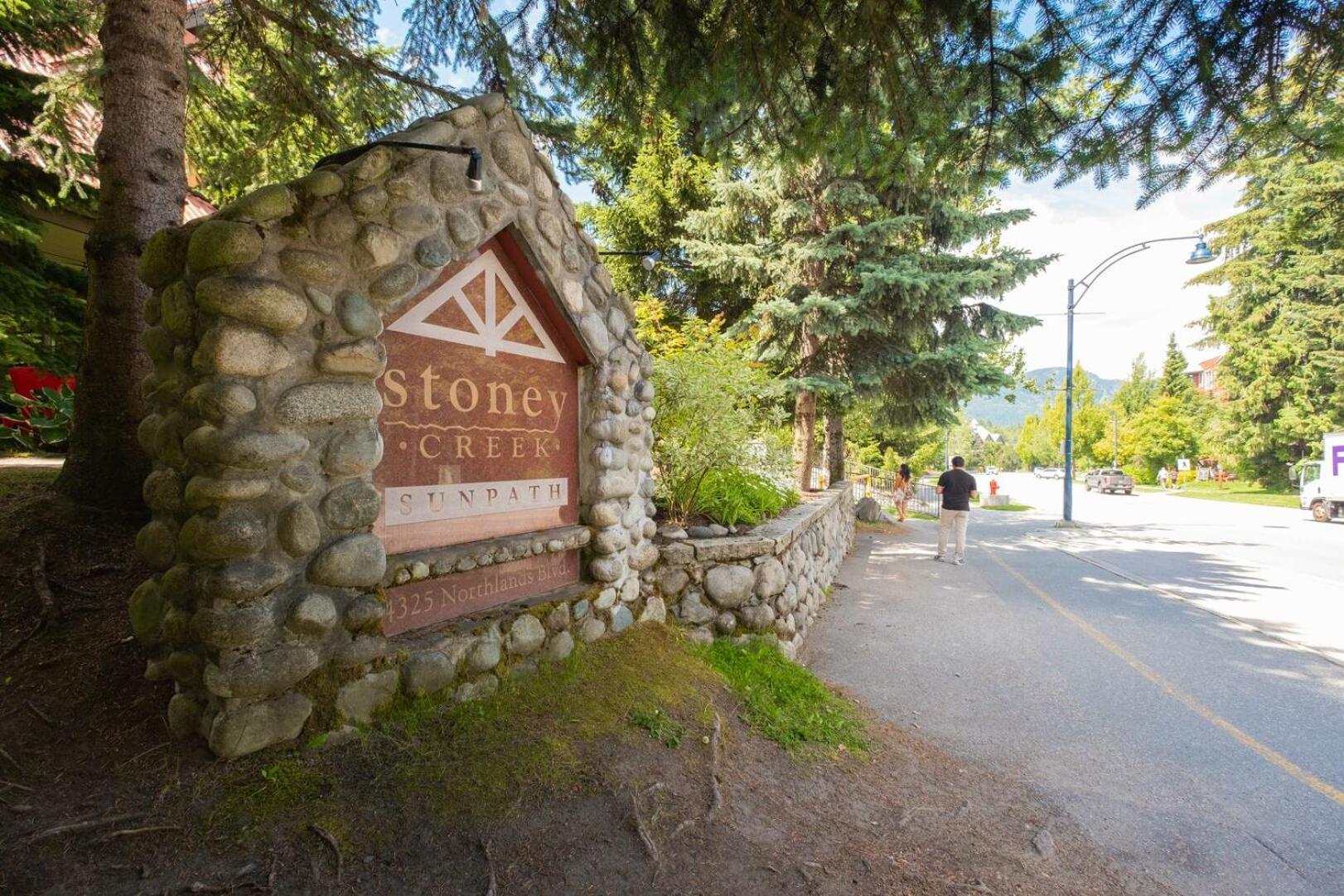Sunpath By Outpost Whistler Villa Exterior photo